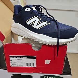 New Balance Mans Navy and White Sneakers